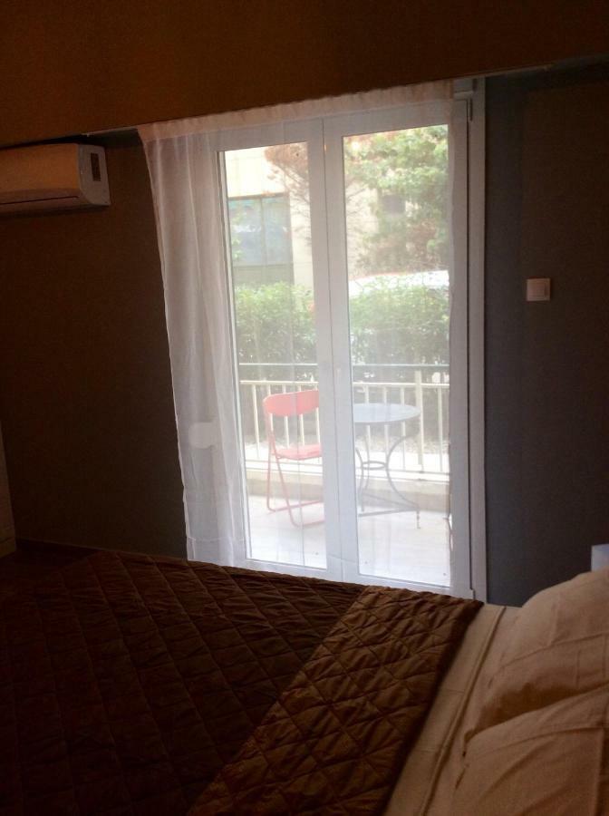 אתונה Renovated Apartment מראה חיצוני תמונה